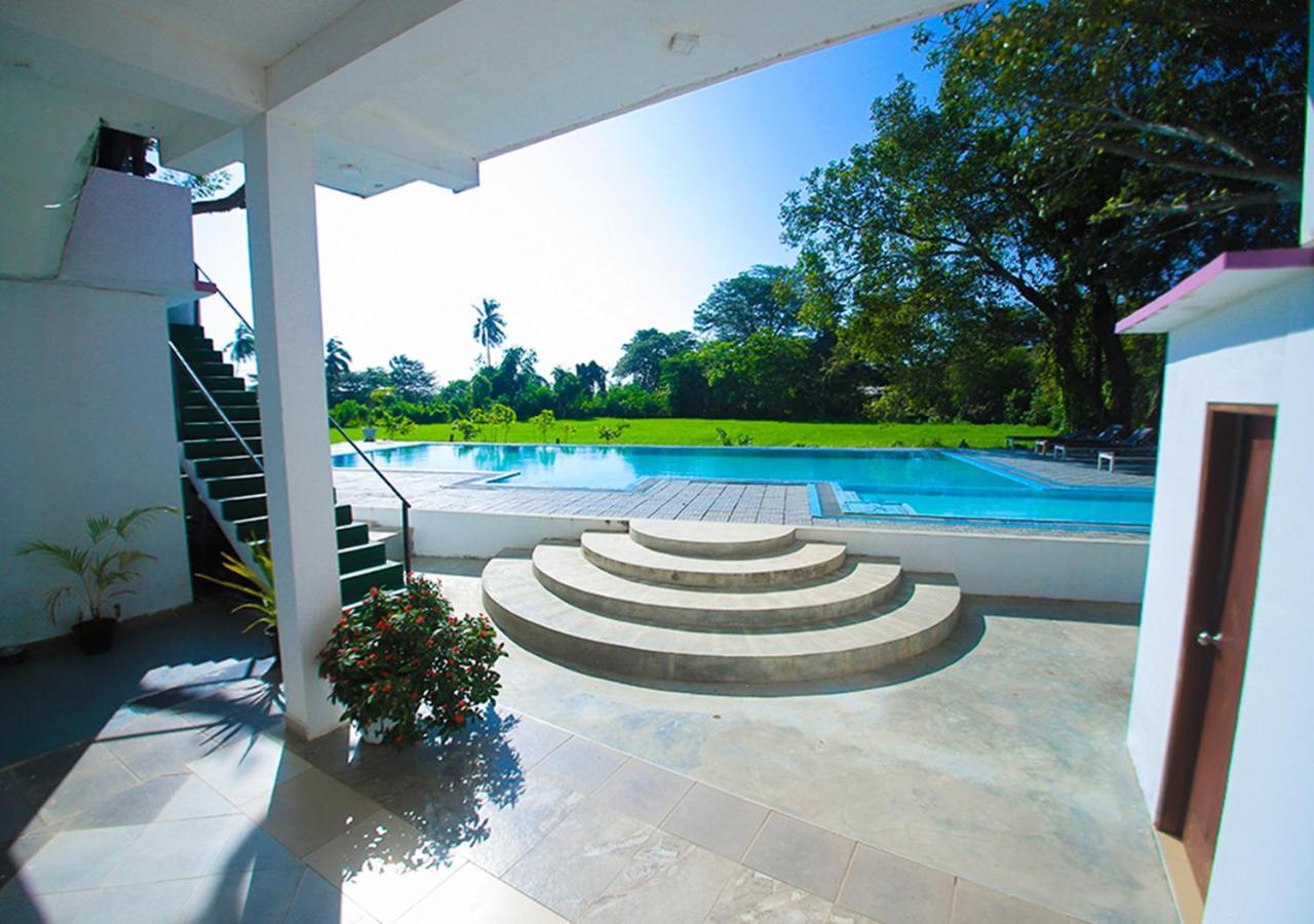 Birdsong Leisure Resort Тіссамахарама Екстер'єр фото
